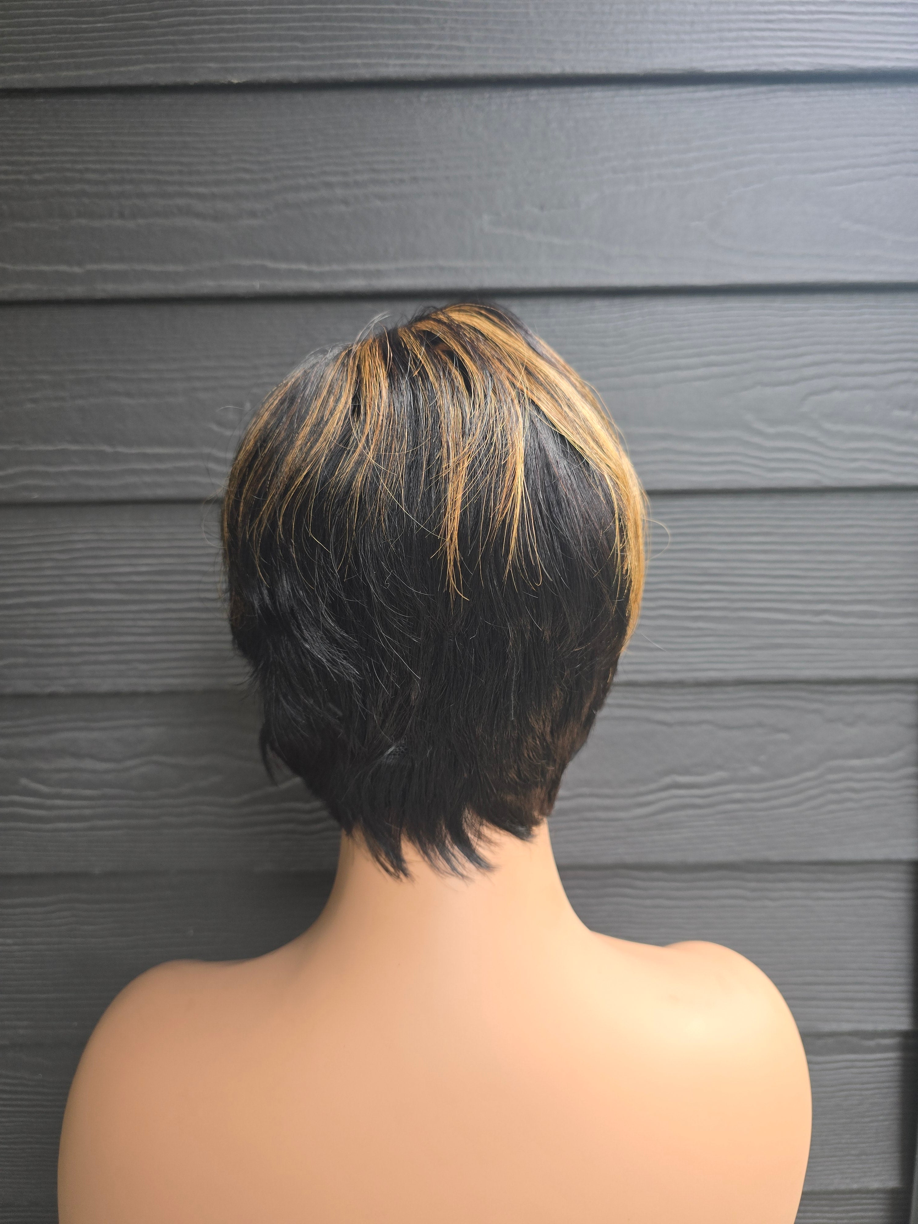 Perruque courte cheveux naturels coupe pixie