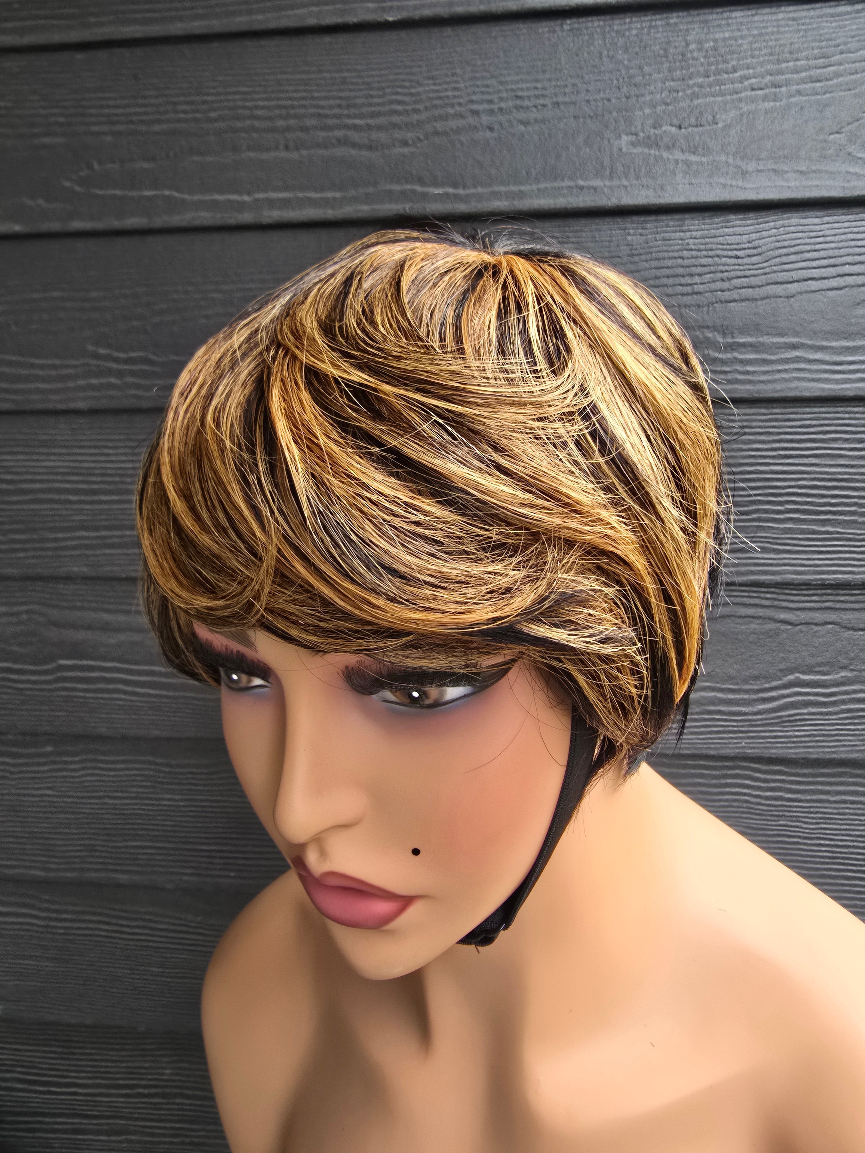 Perruque courte cheveux naturels coupe pixie